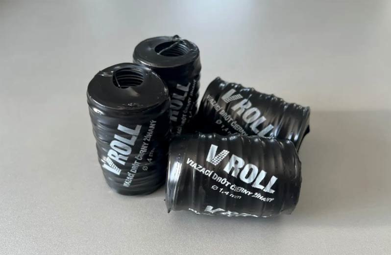 V-roll-čierny